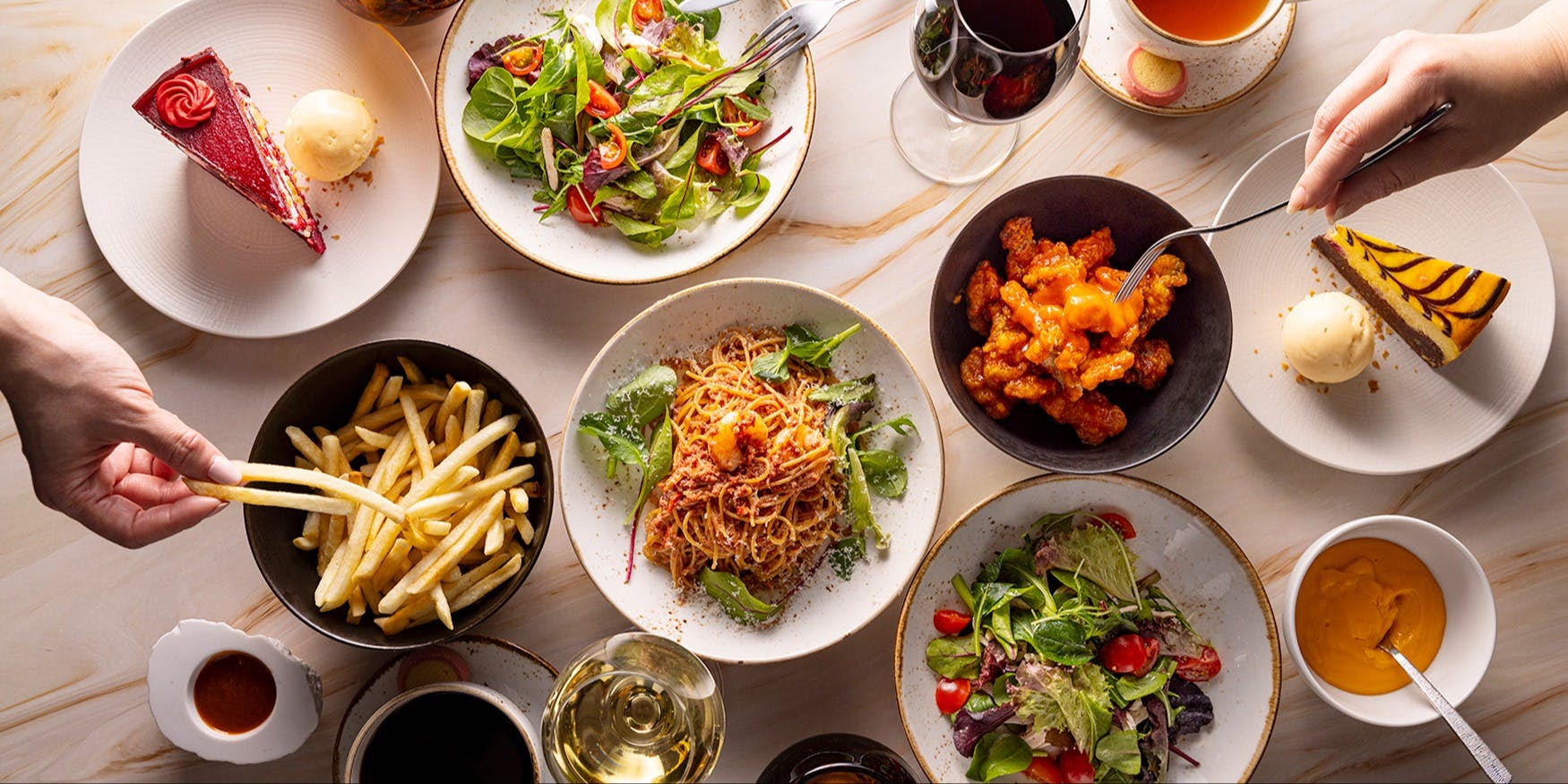 The Jones Cafe Bar（ザ ジョーンズ カフェ バー）