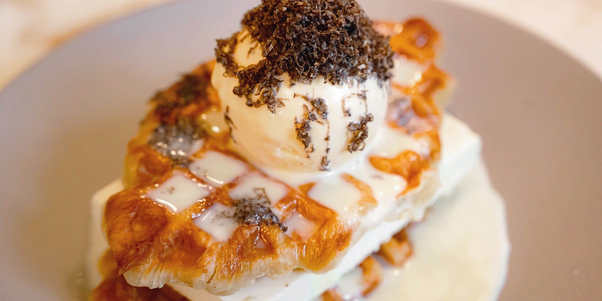 The Jones Cafe Bar（ザ ジョーンズ カフェ バー）