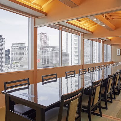 梅田駅すぐ、阪急ターミナルビル17F