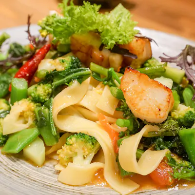 旬のお野菜をたっぷり使った創作料理