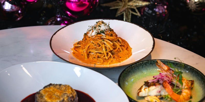 Xmas2025【焼きたてポップオーバーも食べられる！30種類のクリスマスサラダバー】