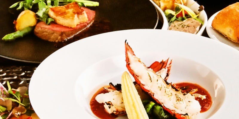 【Mirto】仙台牛ロティ、季節の鮮魚、厳選食材など全9品＋ボトルランブルスコ＋メッセ付デザート（記念日）