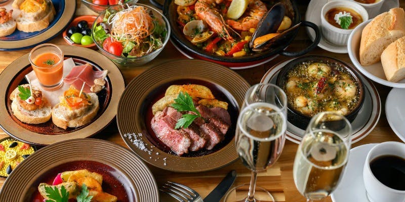 【土日祝限定！コースC】生ハム,アヒージョ,イベリコ豚,パエリアなど贅沢コース＋2ドリンク（14時以降）
