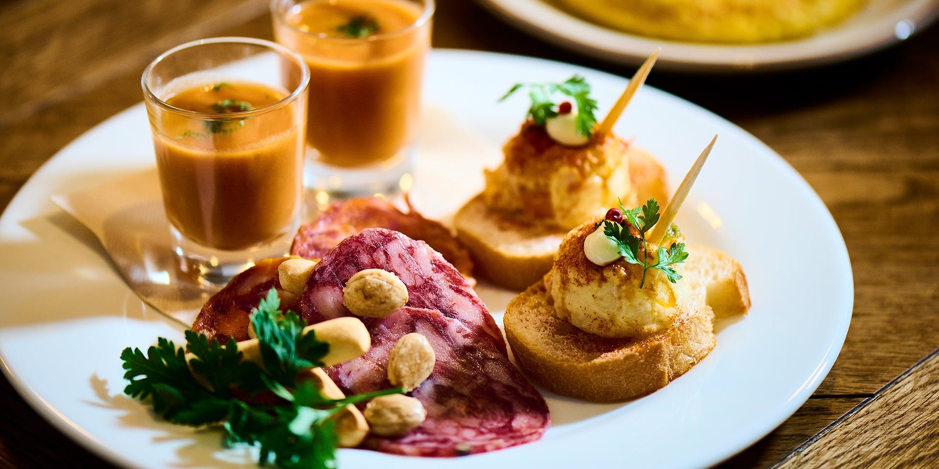 marble arch 日比谷OKUROJI（マーブルアーチ）