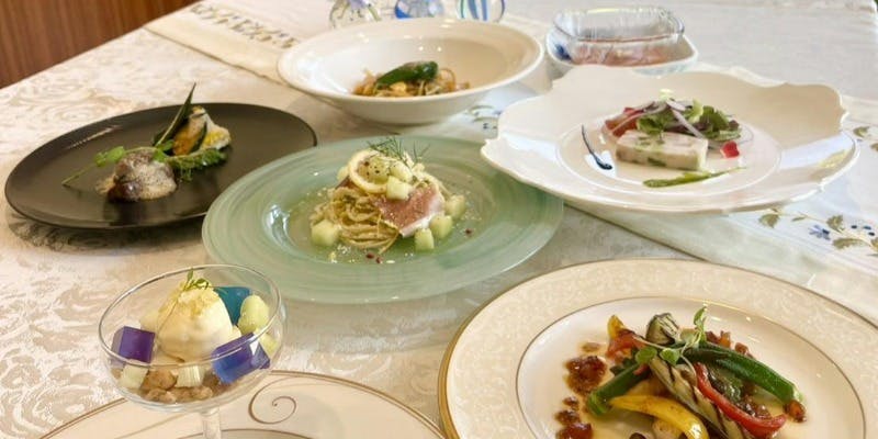 選べるランチコース　前菜・スープ・パスタ・メインディッシュ・デザート・コーヒー/紅茶