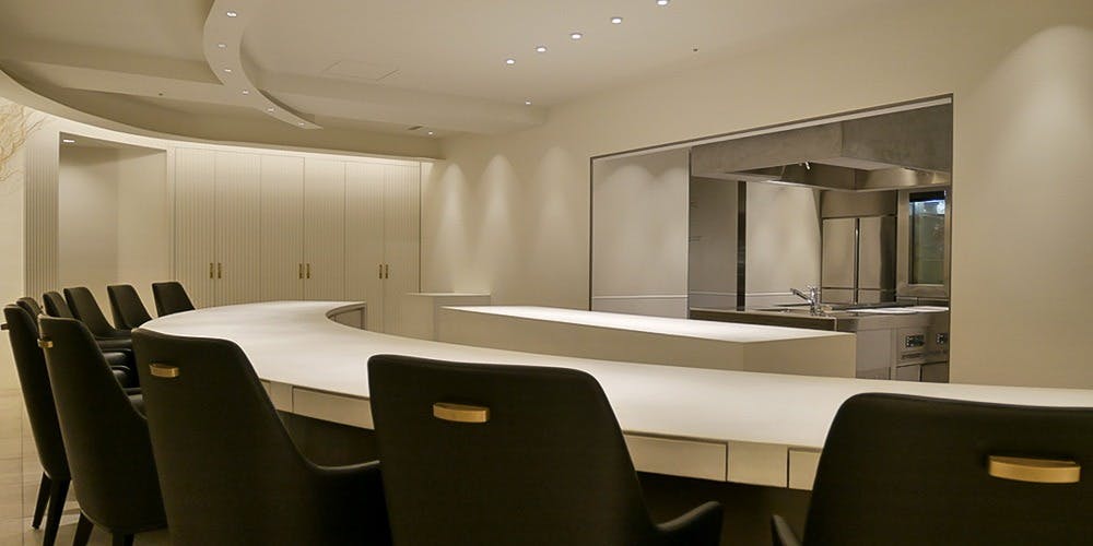 タカヤマ（TAKAYAMA）