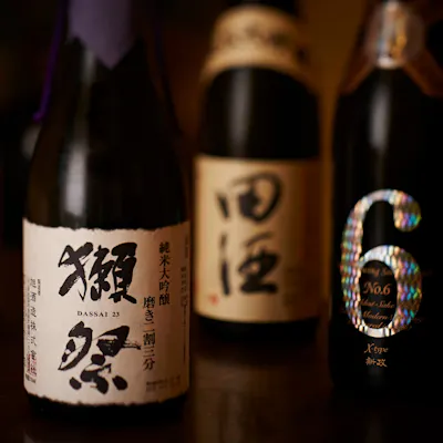 常時30種類ほど取りそろえる店主厳選の地酒・焼酎
