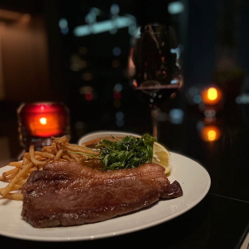 【Steak at 39th floor】ステーキフリットと選べるバーテンダーおすすめセレクション