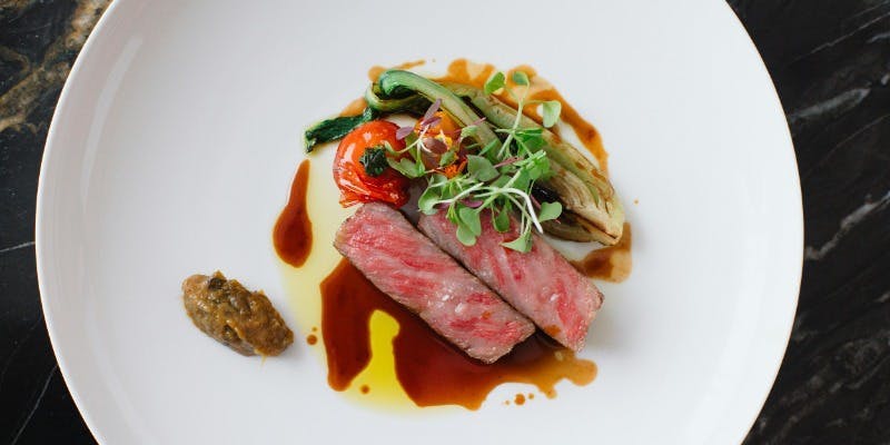 The Blue Roomウィークエンドフィースト 6品コース＋スパークリングワイン1杯（土日祝限定）