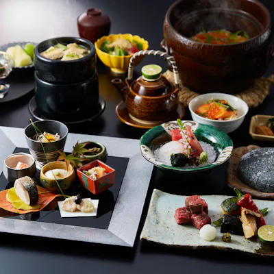 日本各地の旬を取りそろえた会席料理