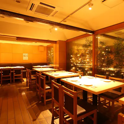 落ち着いた雰囲気の店内
