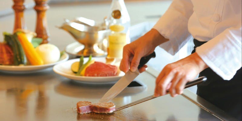 【Blue Sky ブルースカイ】アミューズや温野菜、国産ロース 80gなどのコース（3日前予約 2名様～）