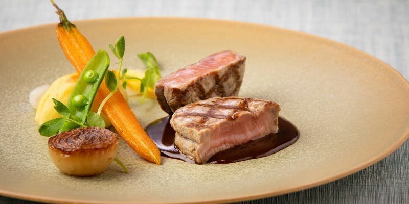 1/21～3/17　平日限定【プリフィクスランチコースにワンドリンクが付いて3,600円】選べるメインとデザート