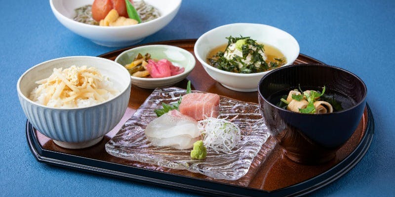 SEASON�fS RESTAURANT ��V��^�󑐓����z�e��