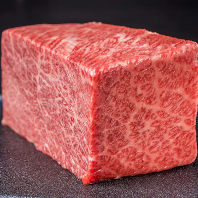 最高級の国産黒毛和牛「佐賀牛」