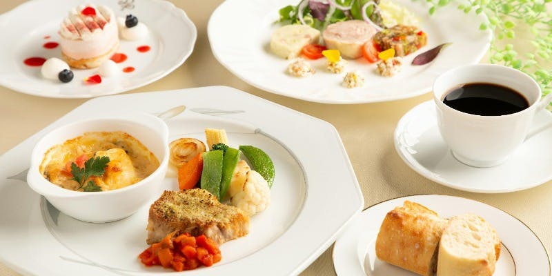 【シーズナルランチ】オードブル盛り合わせ、Wメインなど全3品