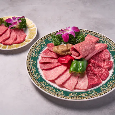 黒毛和牛の焼肉はもちろん、一品料理も魅力