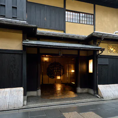 享保3年創業。京都ならではの雰囲気に溢れた「京料理ちもと」