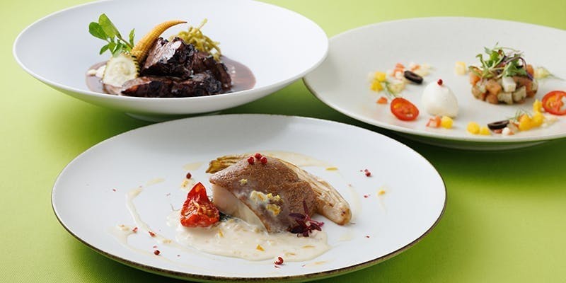 【ランチ】2025季節のゲートランチ：メインディッシュ2品＋乾杯グラスロゼスパークリング