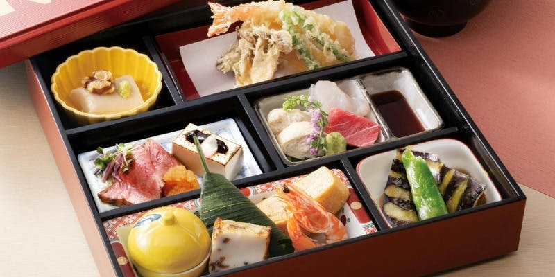 【 懐 石 弁 当 】