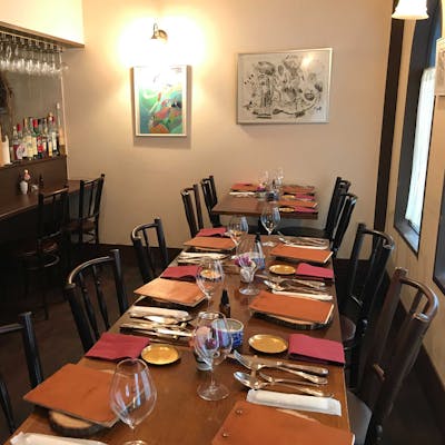 10席のみのこじんまりとした店内