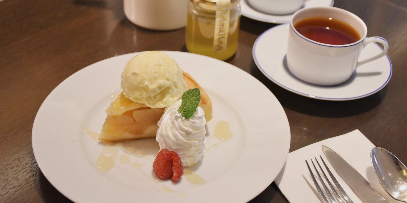 ティーラウンジ ベルクール／神戸ポートピアホテル - 画像4