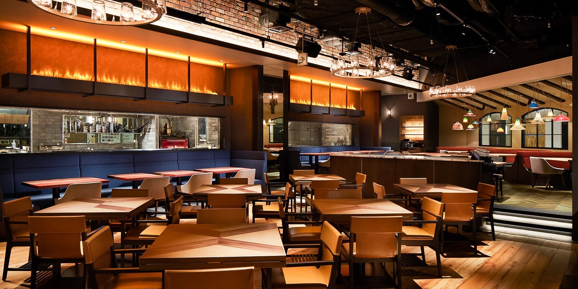 The TOWER TAVERN BAR & GRILL（ザ タワー タヴァン バー アンド グリル）