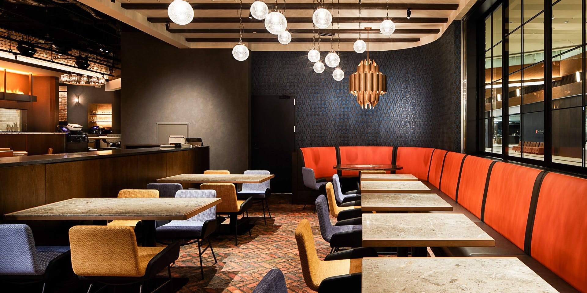 The TOWER TAVERN BAR & GRILL（ザ タワー タヴァン バー アンド グリル）