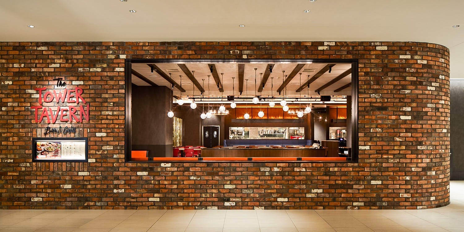 The TOWER TAVERN BAR & GRILL（ザ タワー タヴァン バー アンド グリル）