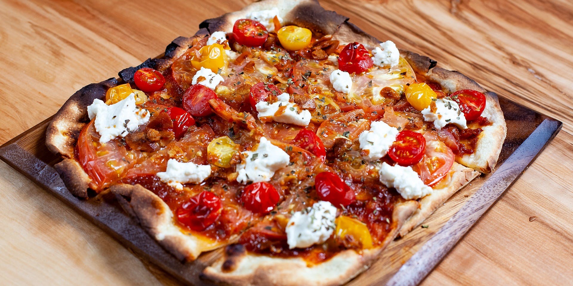 The TOWER TAVERN BAR & GRILL（ザ タワー タヴァン バー アンド グリル）