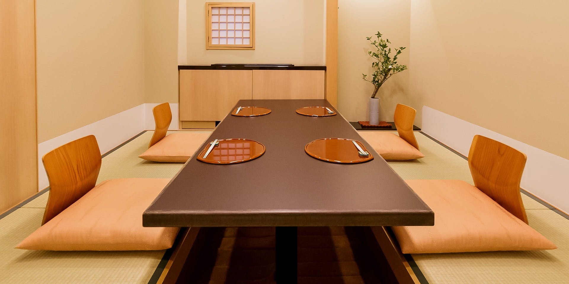 日本料理 はなき ニホンリョウリ ハナキ 淀屋橋 北浜 日本料理 一休 Comレストラン