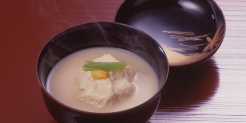 【謝恩懐石】スタンダードな懐石コースです。