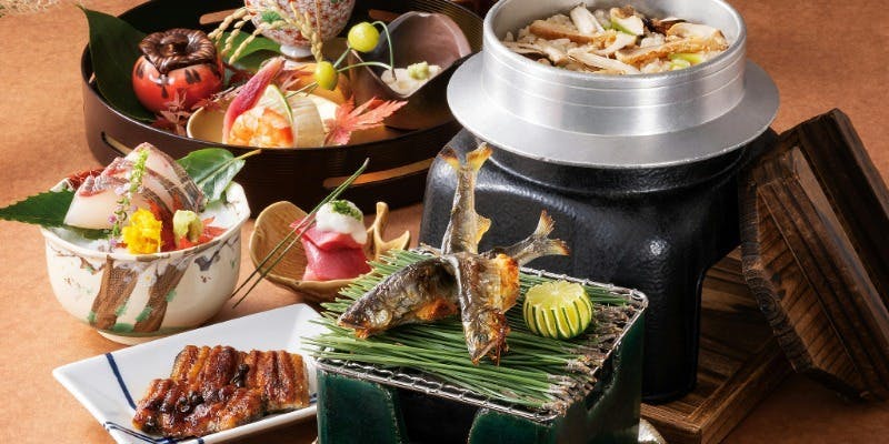 【特別懐石】旬の食材を含む人気コースです。