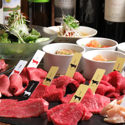黒毛和牛の自家製生ハムや〆のごはんも熟成和牛尽くし