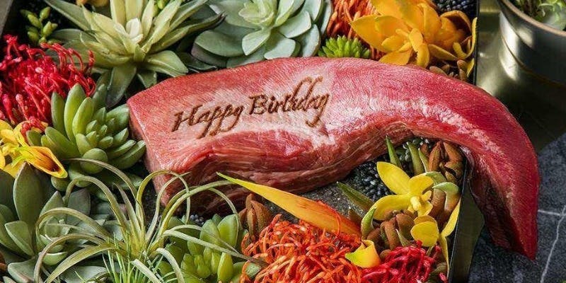 【CBCアニバーサリーコース】大事な記念日にお肉にメッセージを添えてお祝い！　全10品＋1ドリンク付