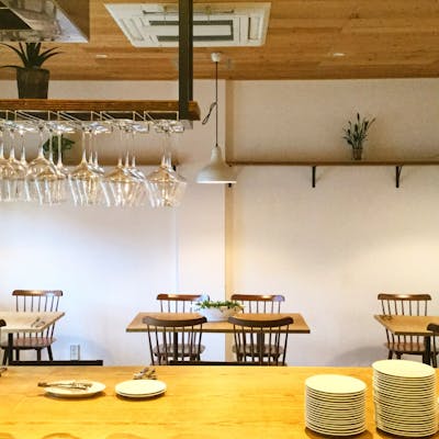 シンプルな店内