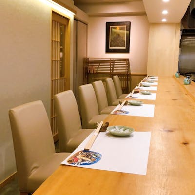 落ち着いた和の雰囲気の中で極上の寿司を