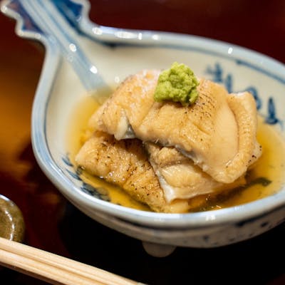 蕎麦だけでなく「そば飲み」を愉しむこだわりの日本酒と一品料理