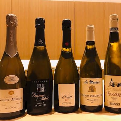 日本では当店でしか味わえない厳選ワインをご用意