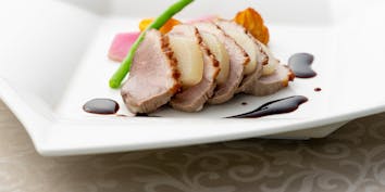 【Lumiere】選べるメイン料理、デザート2種など全3品 - レストラン フィオーレ／JRホテルクレメント高松