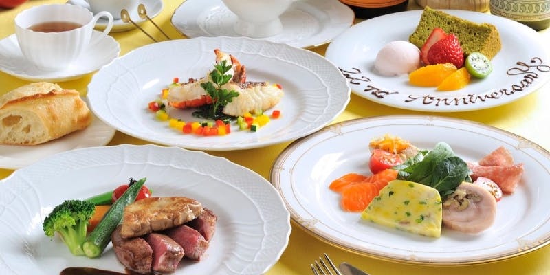 【アニバーサリーコース】フランス産フォアグラと鴨の洋風茶碗蒸し、魚料理、本日の肉料理、デザートなど