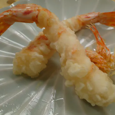 カウンターで味わう、できたてのお鮨や天ぷら