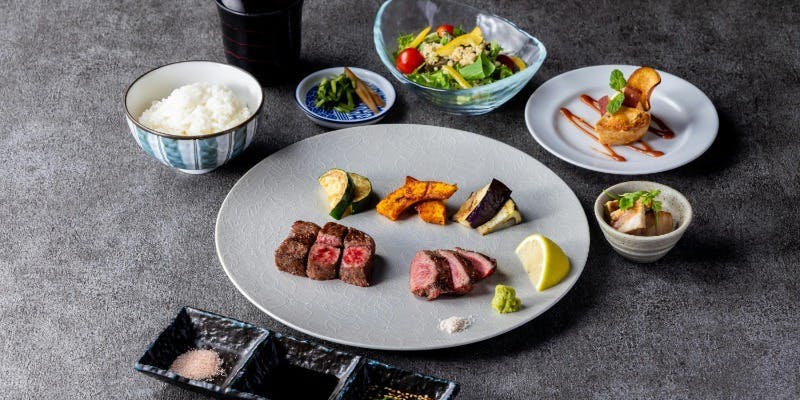 【奏】国産牛ステーキと和牛の牛タンセット