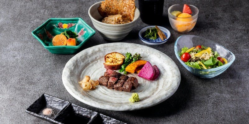 【あずま】国産赤身ランプの鉄板焼コース＋スパークリング含む1ドリンク付き