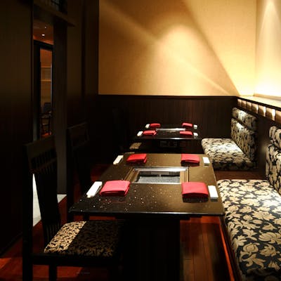 半個室の落ち着いた空間で、お食事をお楽しみください