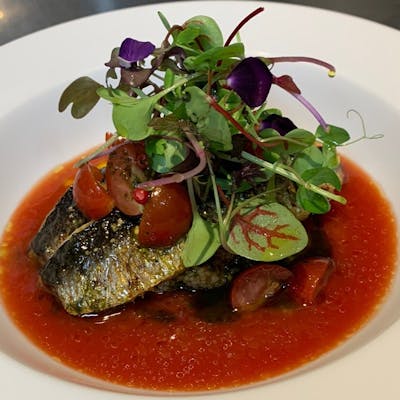 温かみを感じるビストロ料理