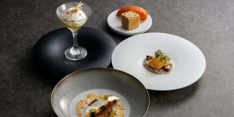 プリフィックスランチ＋浅間山の絶景が広がるテーブル席