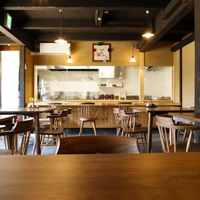 古民家旅館内のレストラン「GOKAN」