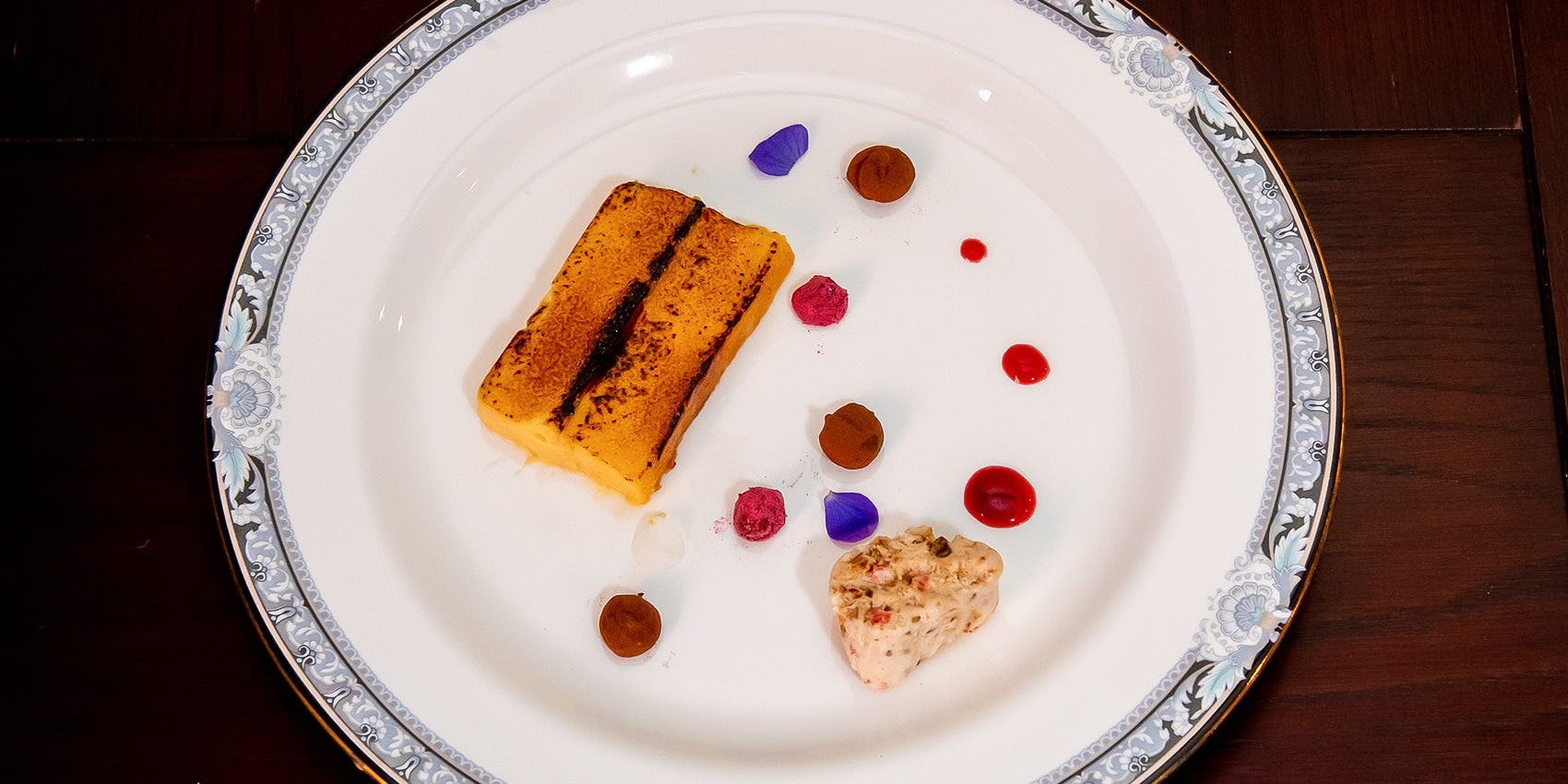 ワイン カーヴ レイズ（Wine Cave Raise）