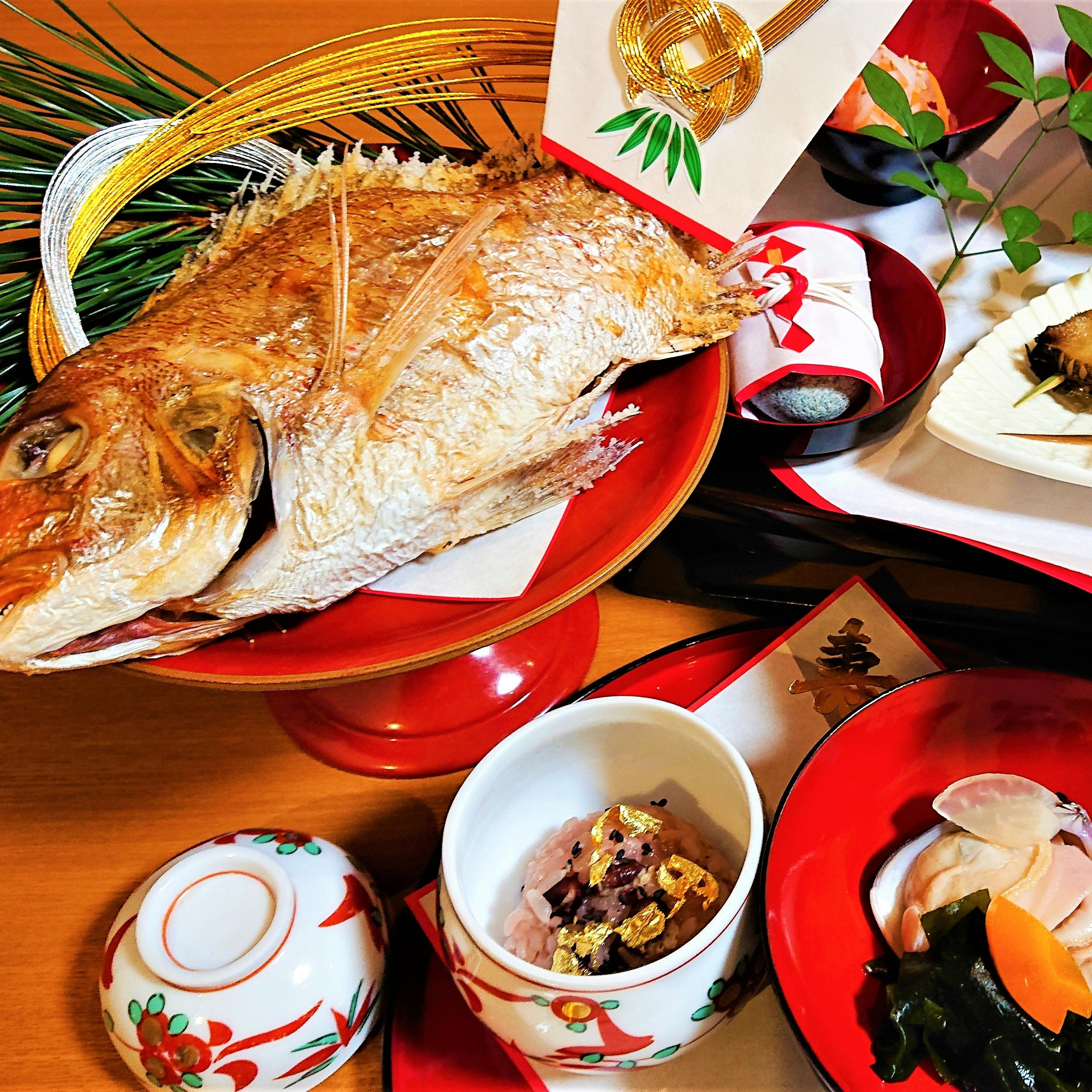 【お食い初め膳】尾頭付き鯛やお赤飯、お吸い物などお祝い膳